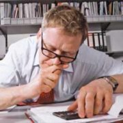 Помилково оформлено зайву податкову накладну на покупця — неплатника ПДВ: судова практика
