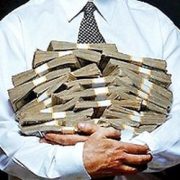 Виплата зарплати один раз на місяць за заявою працівника є порушенням