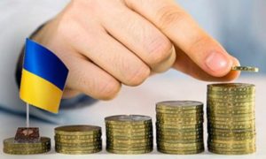 Які розміри мінзарплати й окладів у бюджетній сфері пропонуються на 2018–2020 роки