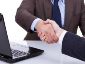 Чи подавати повідомлення ДФС про прийняття на роботу за внутрішнім сумісництвом