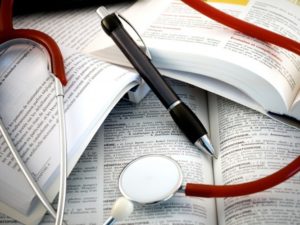 Уточнено алгоритм застосування обмежень на виплату лікарняних і декретних