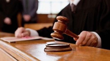 Суд закрив провадження у справі стосовно продавчині в кав’ярні за порушення карантину
